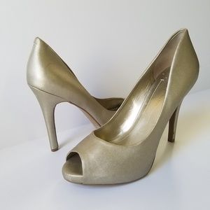 🌟HP🌟BCBGeneration Champagne Peep Toe Heel